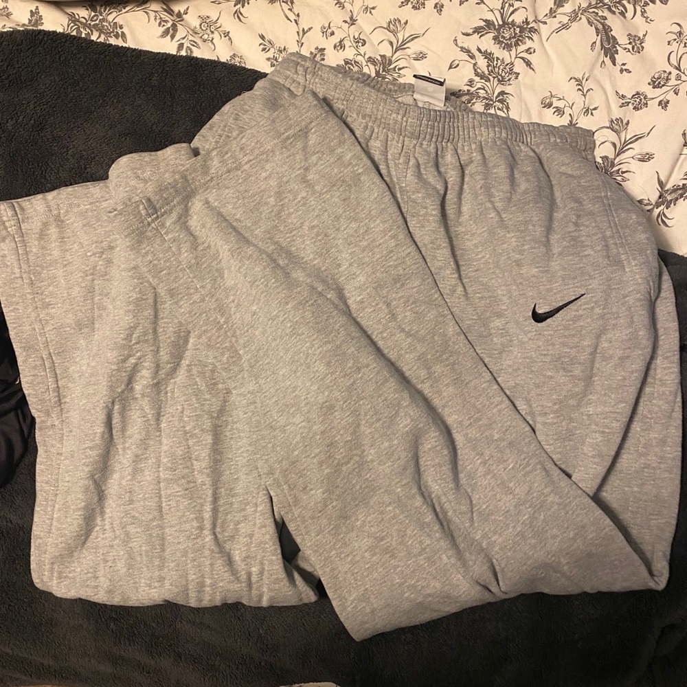 Men’s large Nike sweatpants